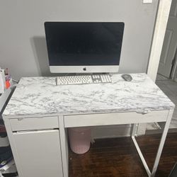 Desk and iMac 