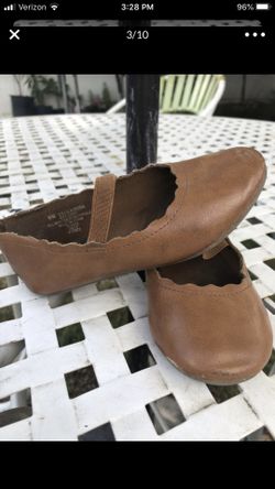Little girl shoes size 8