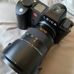 Leica SL (601) Three batteries, Flash, Grip, Lenses