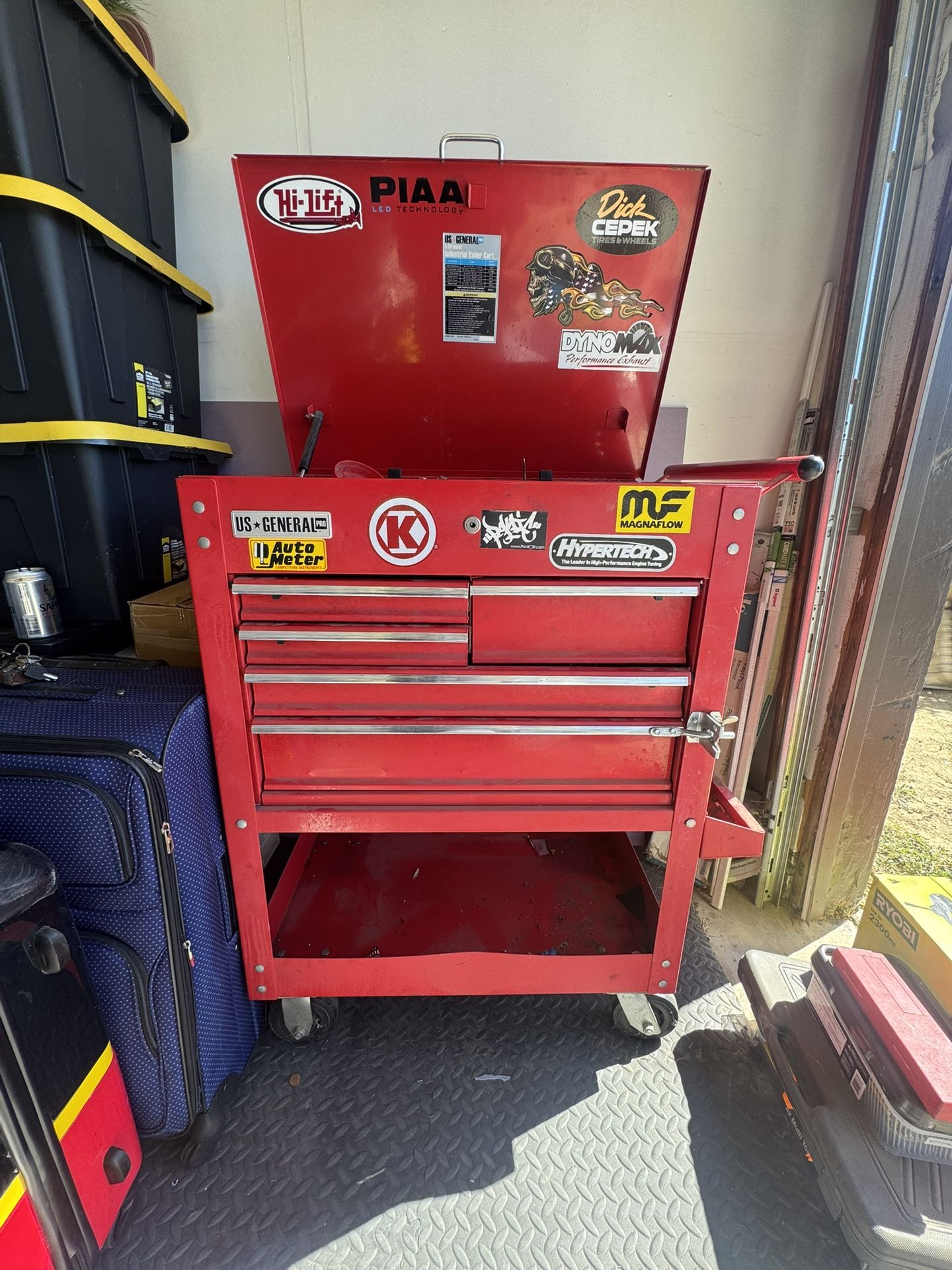 Roll Away Tool Cart With Random Tools Included