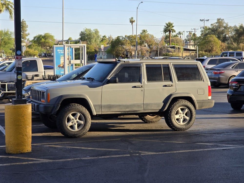 1999 Jeep Cherokee