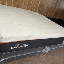 King Tempurpidec Luxe Adapt Firm 