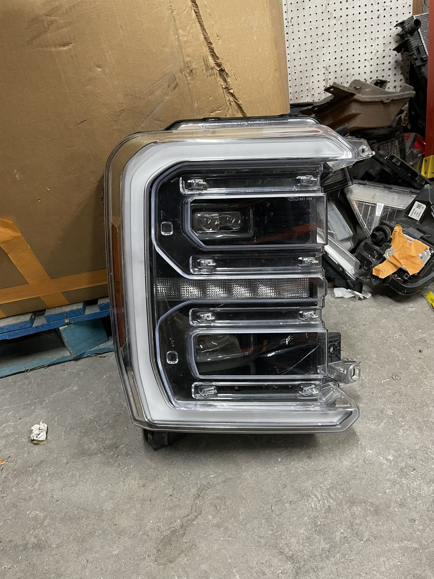 2023-2025 FORD F250 HEADLIGHT PROJECTOR FULL LED OEM