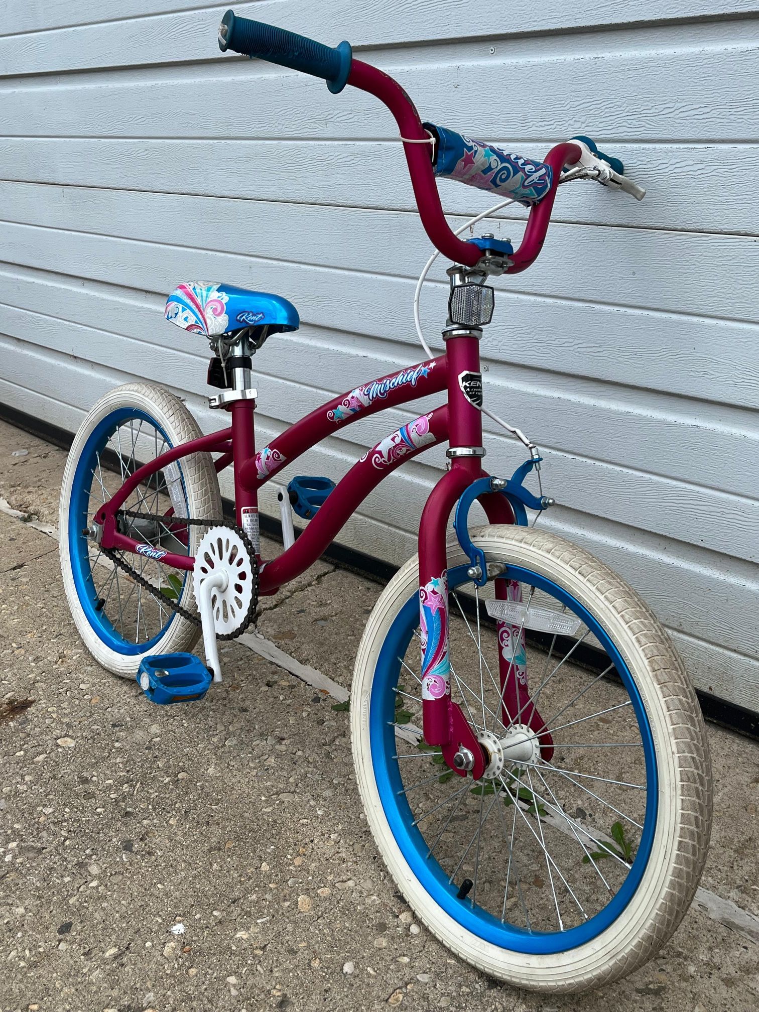 18" Kent Mischief Bike, Blue/ Pink