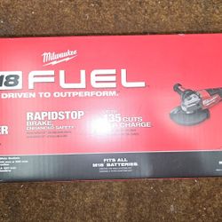 Milwaukee
M18 FUEL 18V Lithium-Ion Brushless Cordless 4-1/2 in./6 in. Braking Grinder with Slide Switch (Tool-Only)