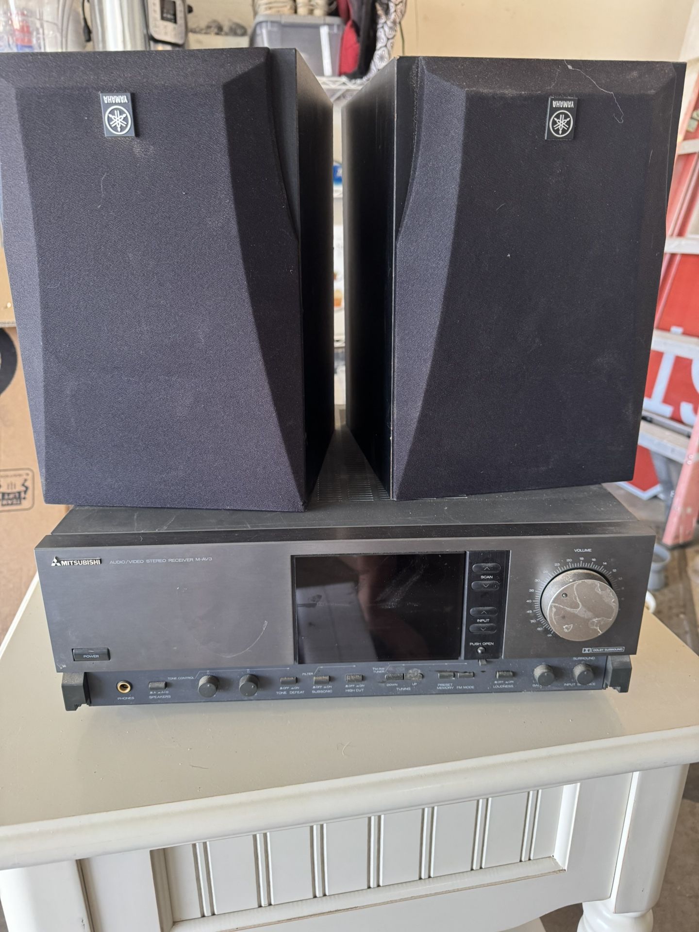 MITSUBISHI AV Stereo + 2 YAMAHA speakers