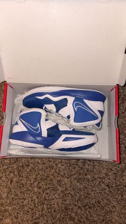 Kyrie basketball shoes