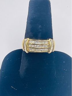 Yellow gold with natural Diamonds