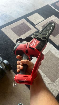 Milwaukee M18 Hatchet pruining saw (tool only)