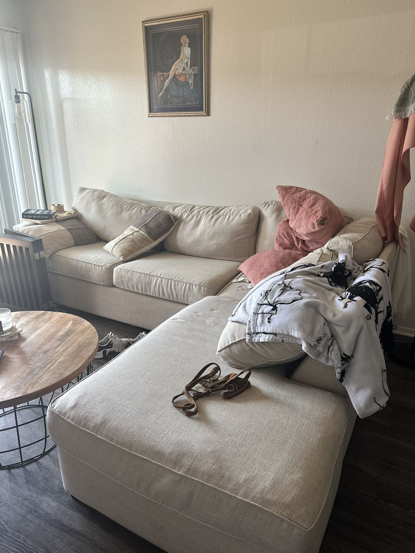 Couch & Futon