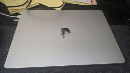 MacBook  Air M2 15"
