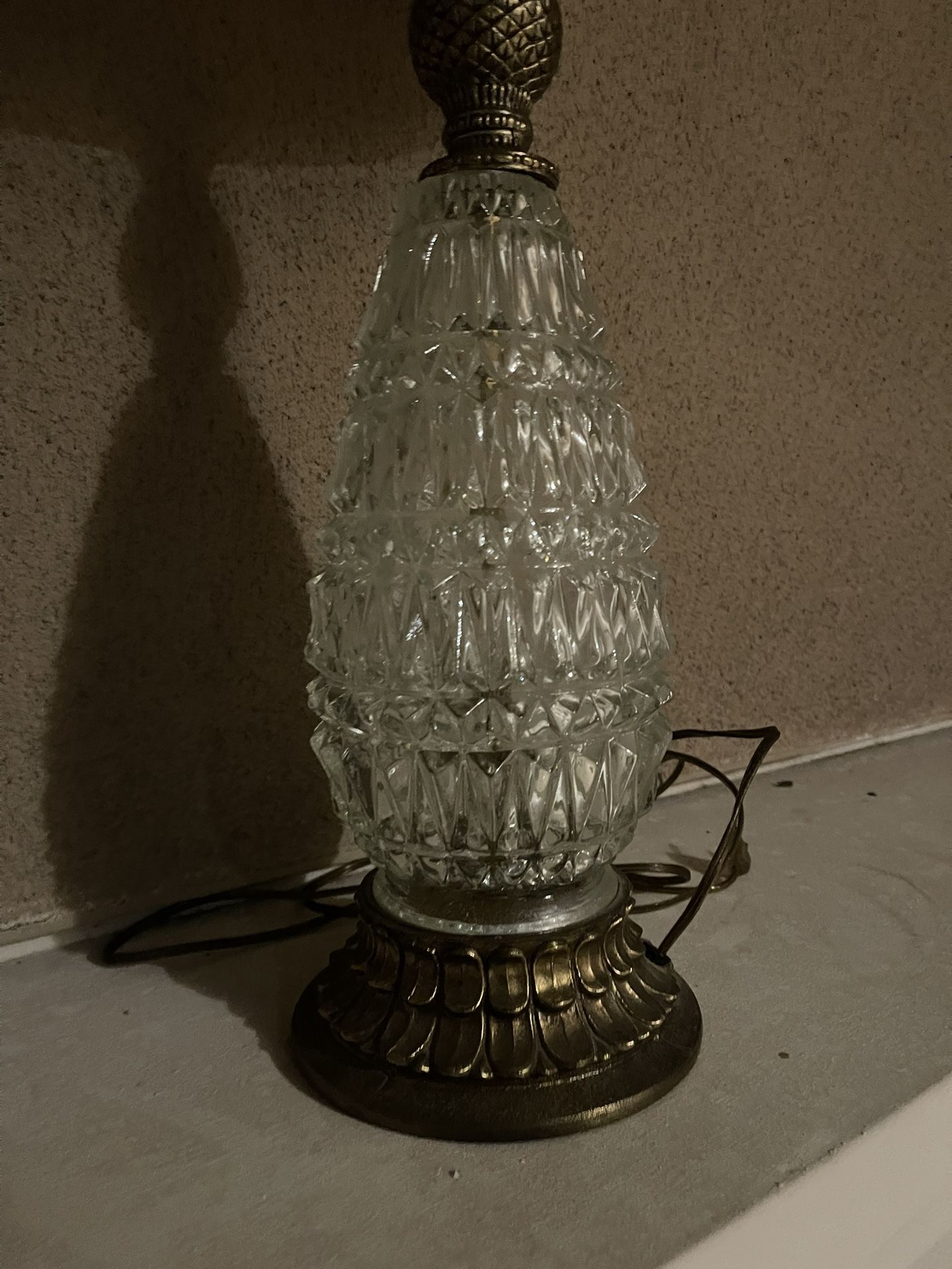 Vtg Mid Century Hollywood Regency Prism Clear Glass Globe & Brass Table Lamp