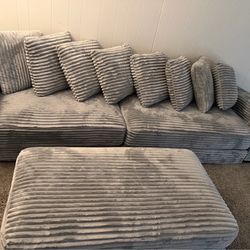 Couch w matching Ottoman