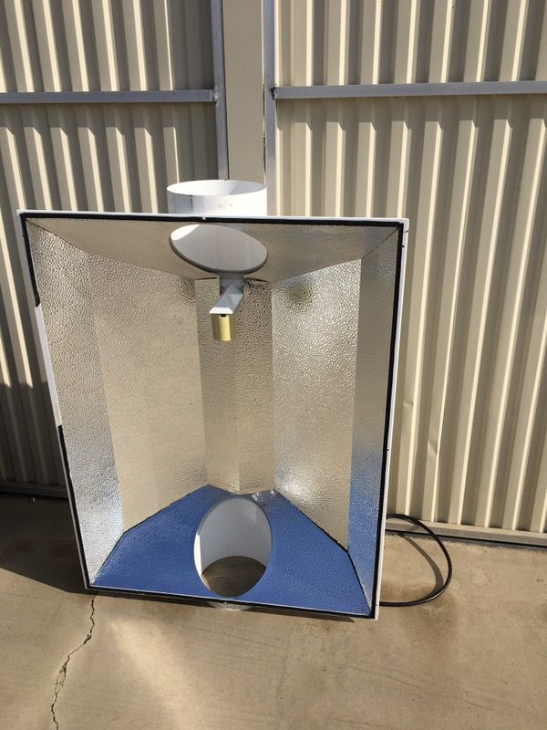 8inch HydroFarm Raptor hood