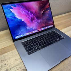 2019 16” MacBook Pro - 2.6 GHz i7 - 16GB - 500GB SSD