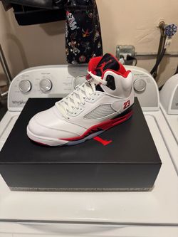 Brand New Retro 5 Fire Red Size 10.5