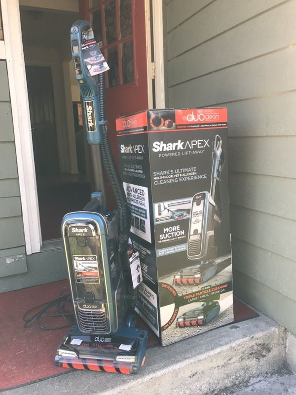 Shark Apex Powered Lift Away Duo Clean Upright Vacuum AX952