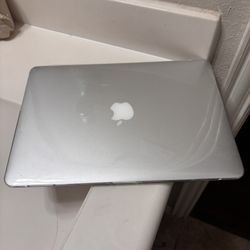 MacBook Air (13-inch 2017)