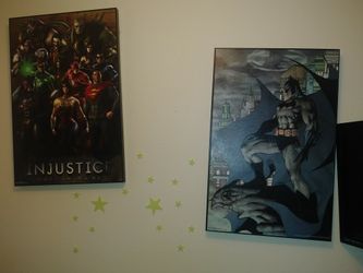 New batman and Injustice large wall hanging pictures 42.00$ for both.