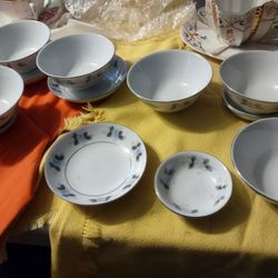 Vintage Collectible 12-piece China Dish Set Rice Bowl