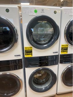 Electrolux washtower and gas dryer set
