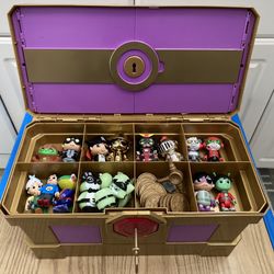 RYANS World Treasure Chest with Figures Coins Keys
