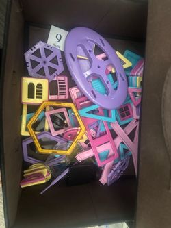 Magnetic tiles