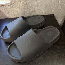 yeezy slides mens shoes size 11