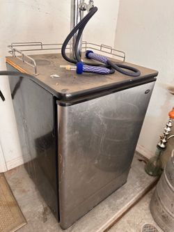 Free Fridge (it does not work)