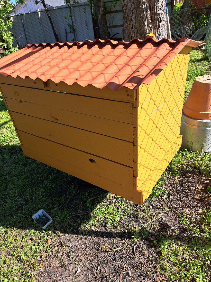 Handmade Dog House 2ft Wide 2ft High  3ft Long  Painted With Water Proofing Stain And Sealer 