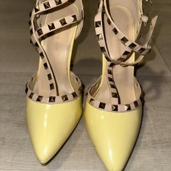 Gently used madden girl yellow heels wild diva size 9