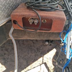 Electric fence shocker