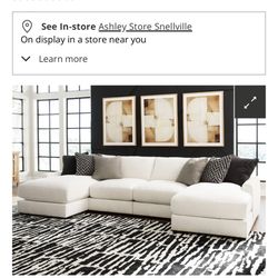 Luxury Couch – Like New 