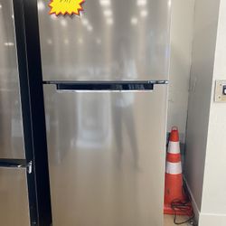 Element 17.6 cu. ft. Top Freezer Refrigerator – Stainless Look