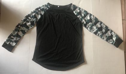 New Camuflaje Women Shirt Size Large