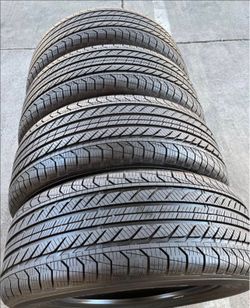 235/60/18 continental 📍📍 Selling a set of 4 tires with 80% tread life remaining 📍🌟