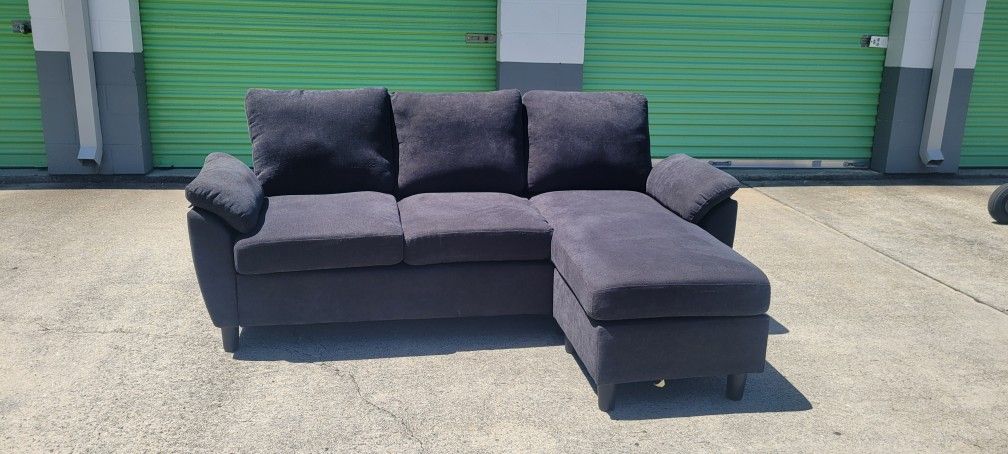 Black Reversible Sectional (Free Delivery 🚚)