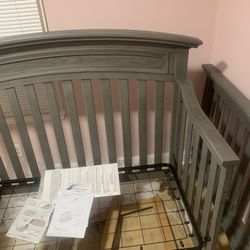 RICHMOND 4 IN 1 CONVERTIBLE CRIB LIT D'ENFANT CONVERTIBLE 4 EN 1 RICHMOND