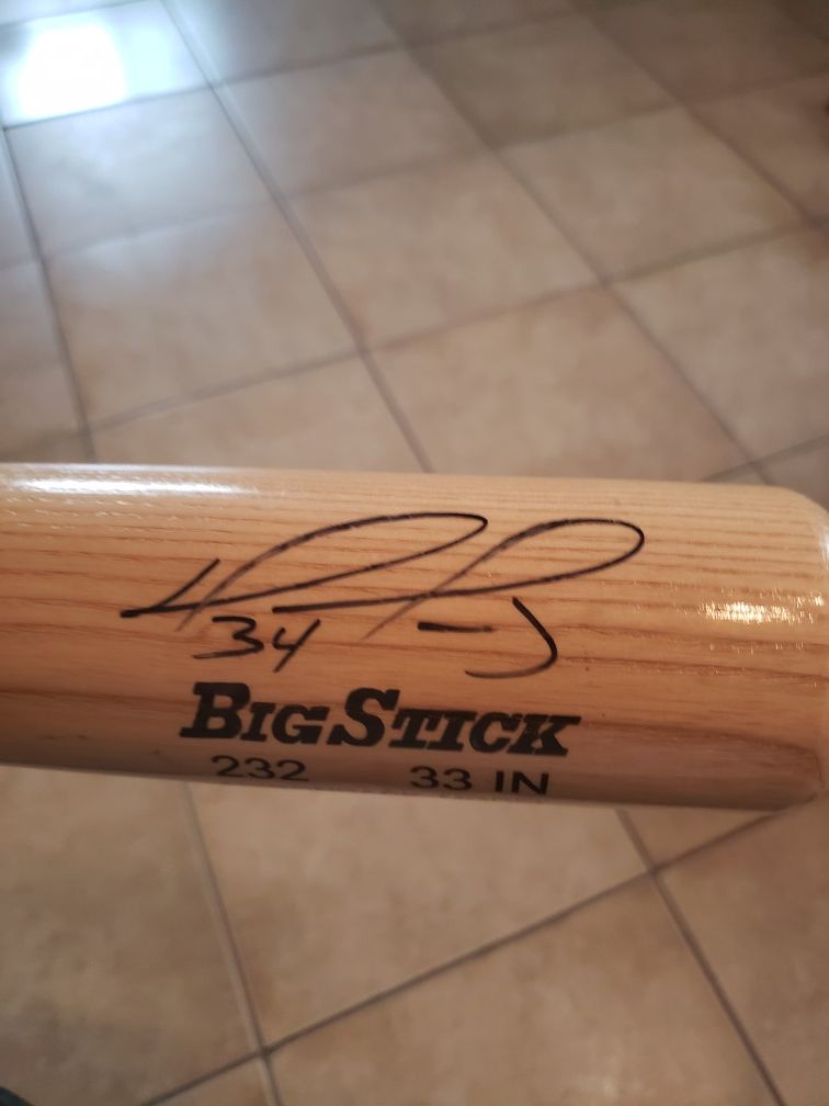 David Ortiz autographed bat