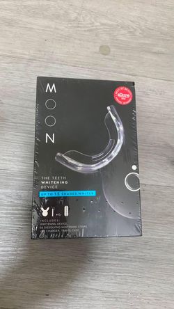 NEW Sealed M ZOOM Teeth Whitening Device Kit – Up to 12 Shades Whiter | Allure 2022 Winner