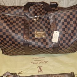 DESIGNER DUFFLE  / LUGGAGE  / TRAVEL BAG  BROWN CHECKERS COLOR