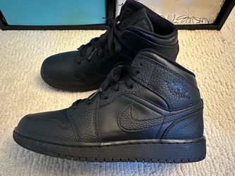 6.5Y Air Jordan 1 Mids