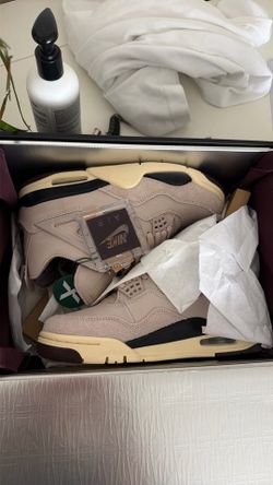 Women’s 6.5 Air Jordan 4 Retro OG SP