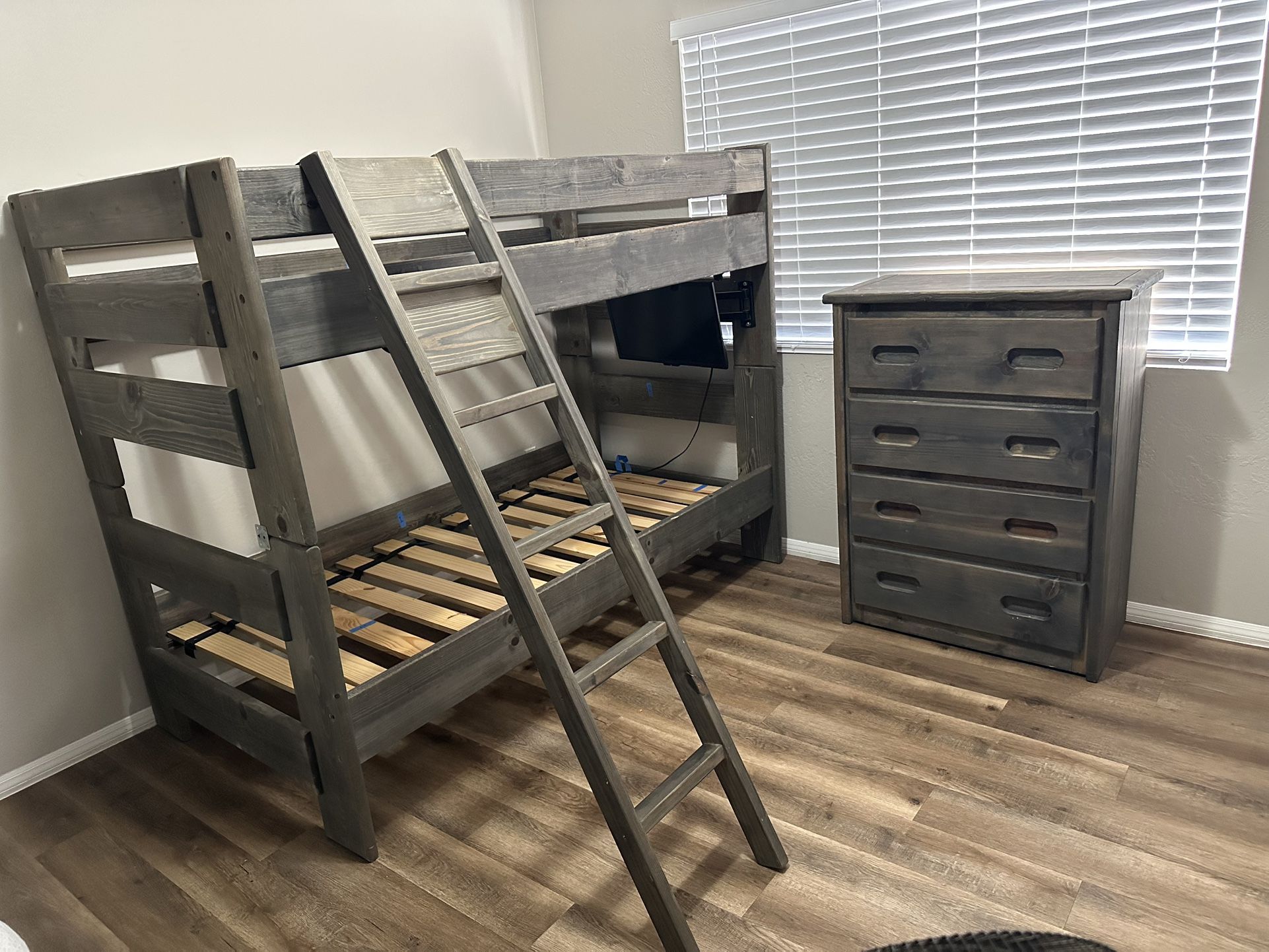 Twin Over Twin Wood Bunk Bed & Matching 4 Drawer Dresser (NO mattresses) 