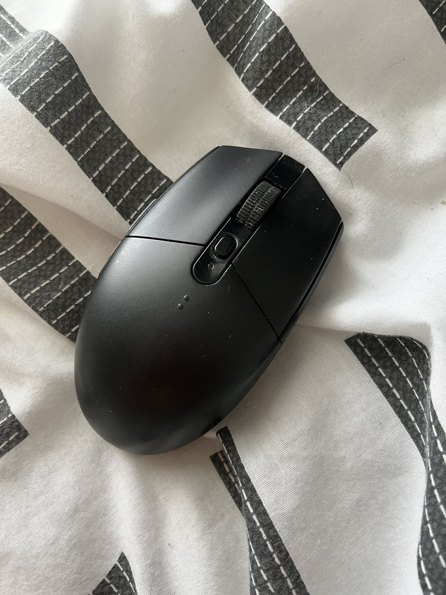 Logitech g305 wireless mouse.