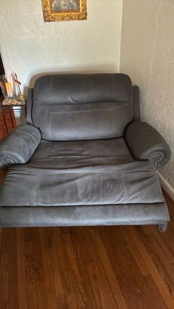 Oversized electric recliner