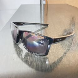 OAKLEY SUNGLASSES