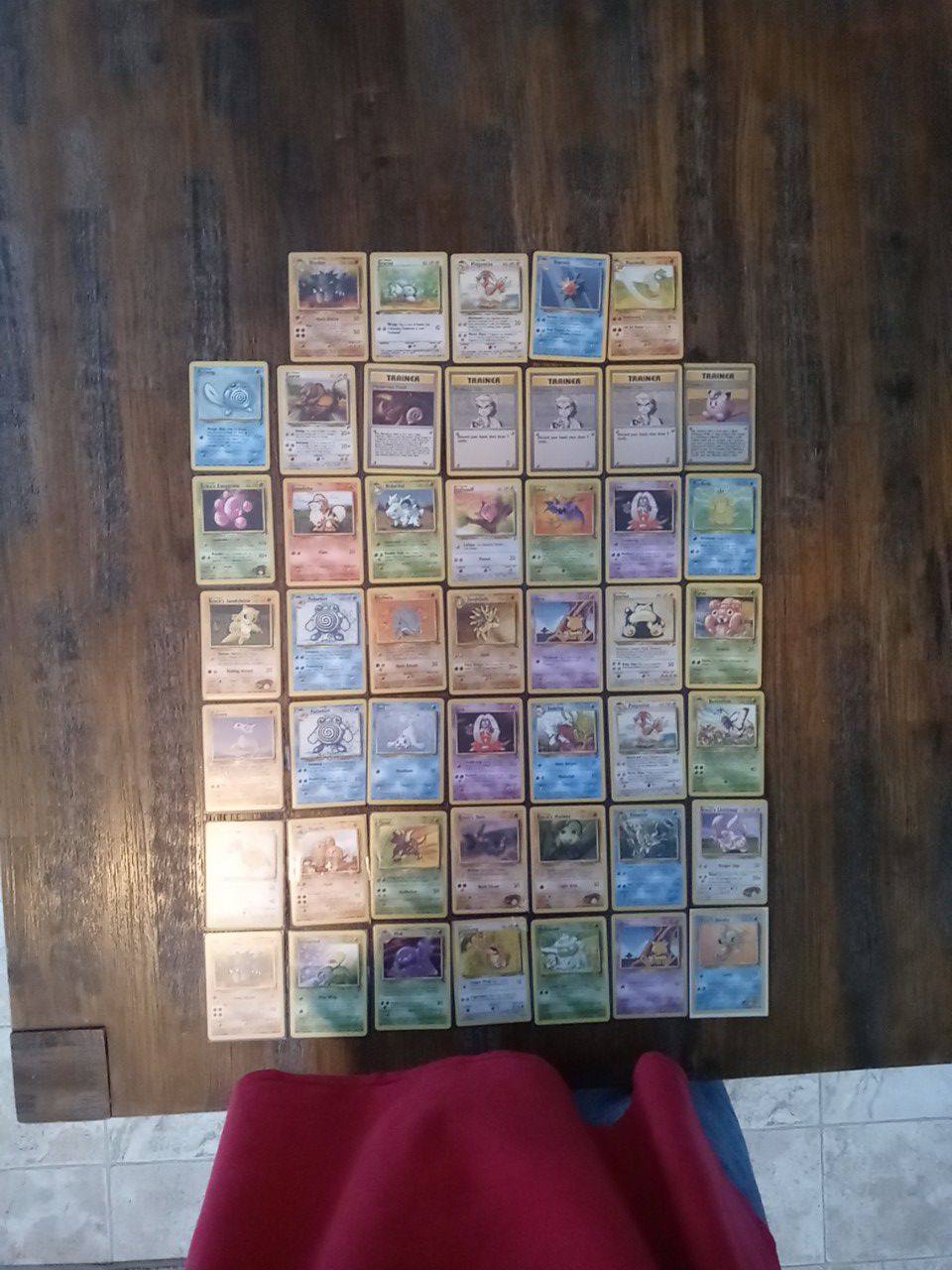47 Pokemon cards