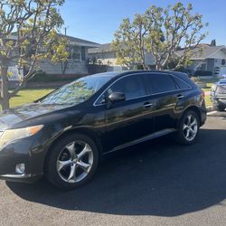 2010 Toyota Venza 4WD. $8K