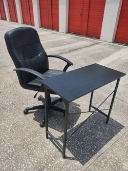 🚨 desk and chair 🚨